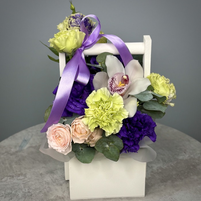 Цветы в ящике Чародейка