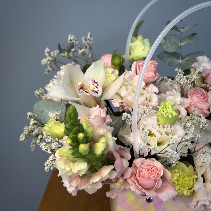 Цветы в коробке Утро в саду