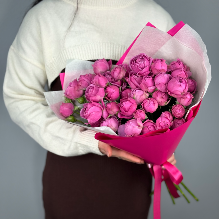 Букет из 9 кустовых пионовидных роз Мисти баблз