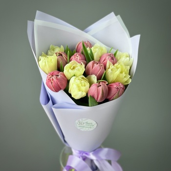 Букет из 15 пионовидных тюльпанов микс