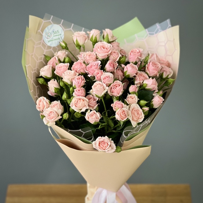 Букет из 1 кустовых нежно-розовых роз