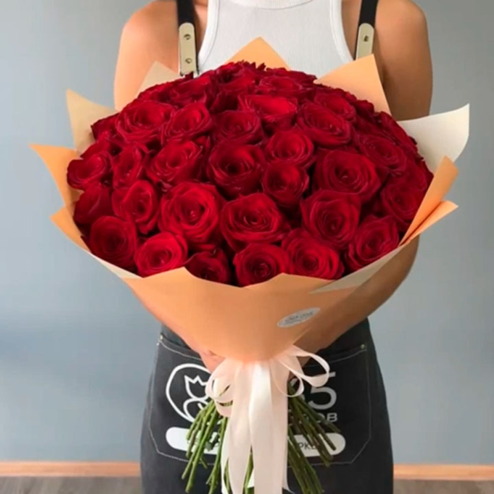 Букет из 51 красной розы 50 см