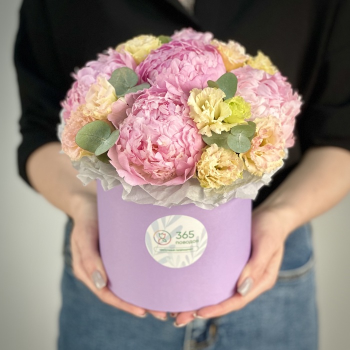 Цветы в коробке Сара