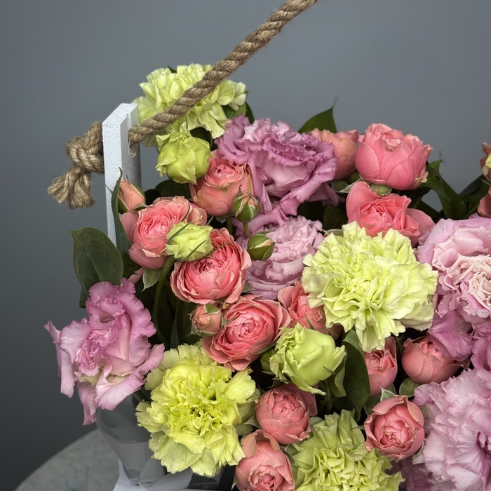 Цветы в ящике Искра 