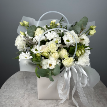 Цветы в коробке Ледяная нежность