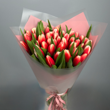 Букет из 41 красных тюльпанов