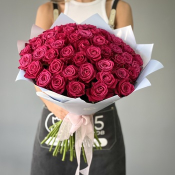 Букет из 51 малиновой розы 70см