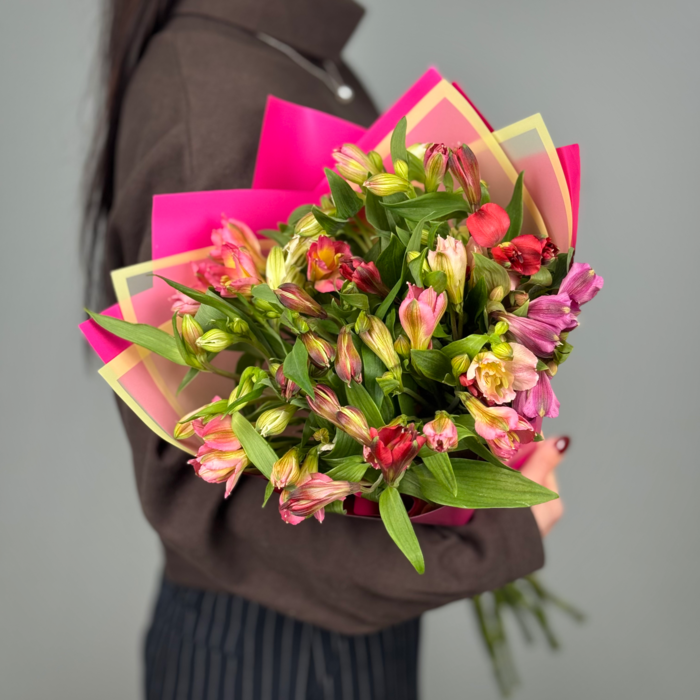 Букет из 13 альстромерий микс