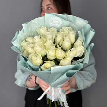 Букет из 51 белой розы Кения
