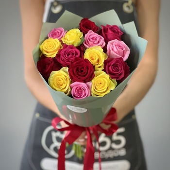 Букет из 15 яркой розы 40 см
