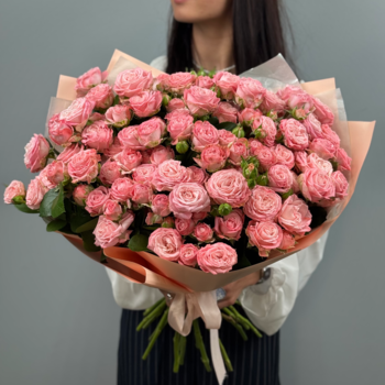 Букет из 25 кустовых пионовидных розовых роз