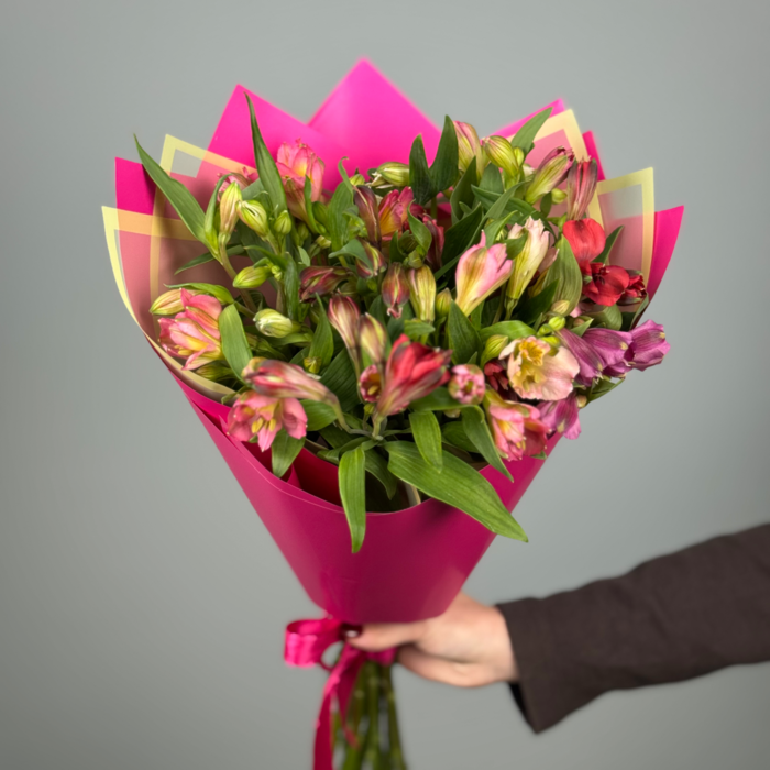 Букет из 13 альстромерий микс