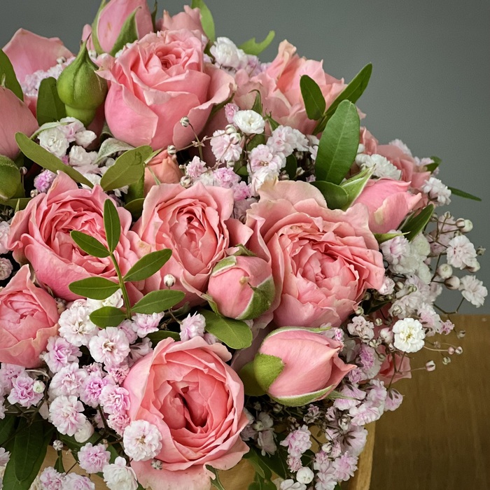 Цветы в корзине Конфетка