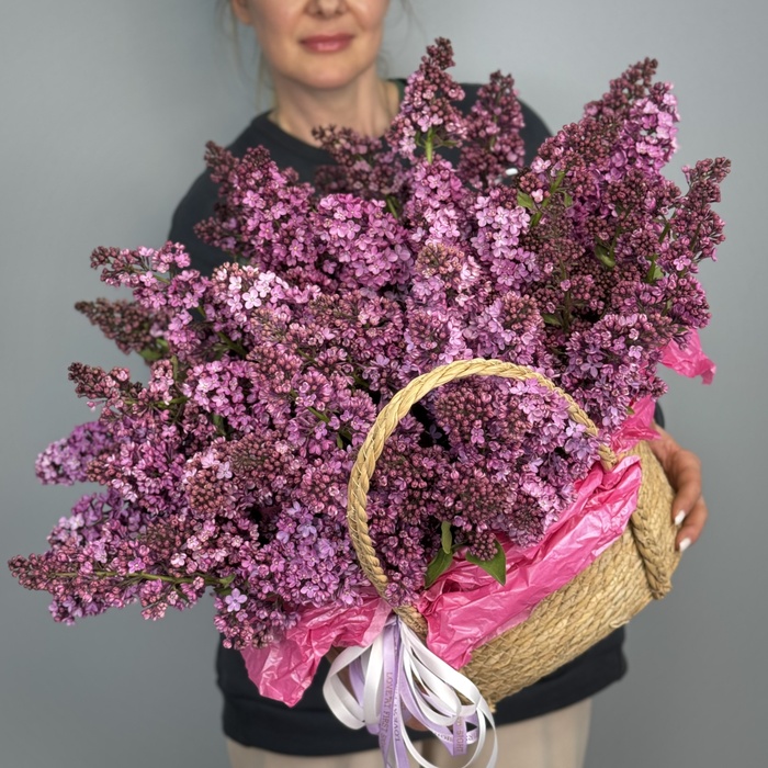 Цветы в корзине Сирень