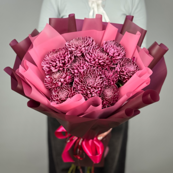 Букет из 11 черничных хризантем