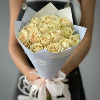 Букет из 15 кремовой розы 70 см