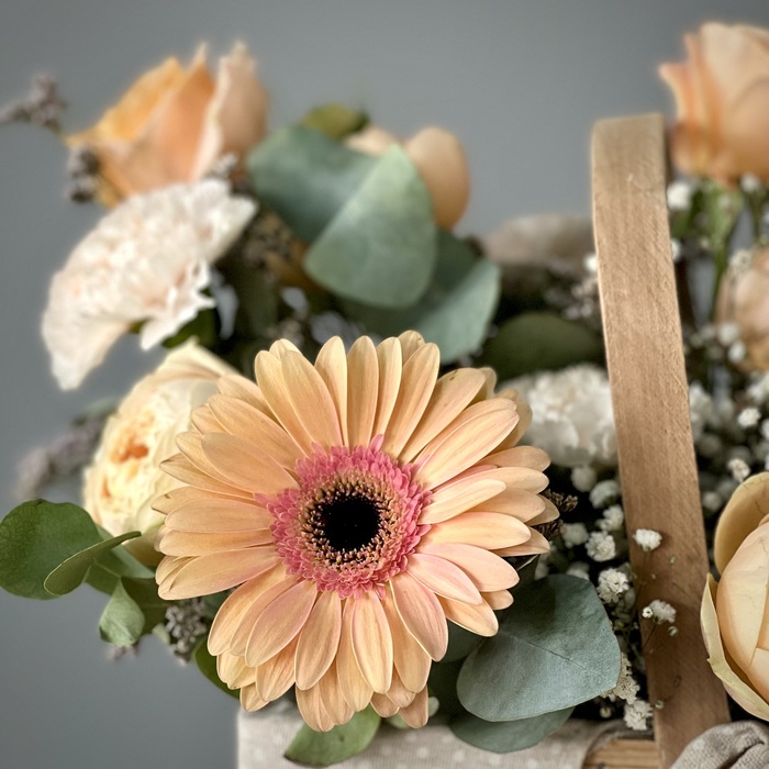 Цветы в корзине Лондон