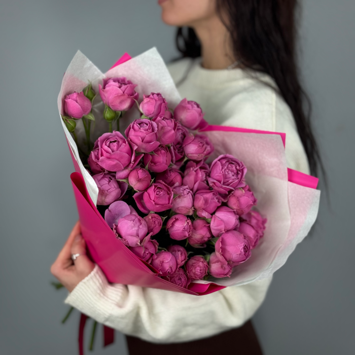 Букет из 9 кустовых пионовидных роз Мисти баблз