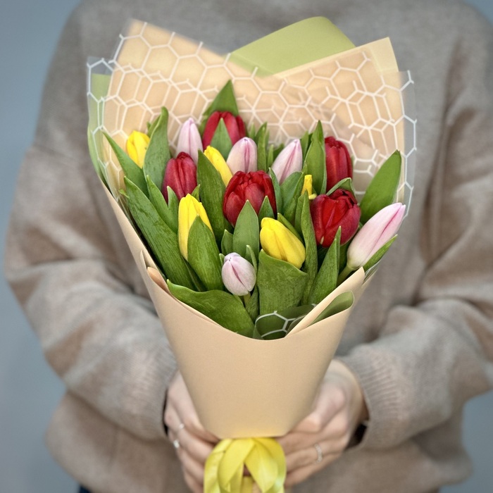 Букет из 1 тюльпанов яркий микс