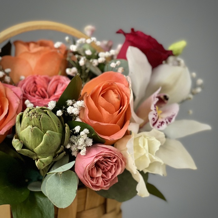 Цветы в корзине Ласточка