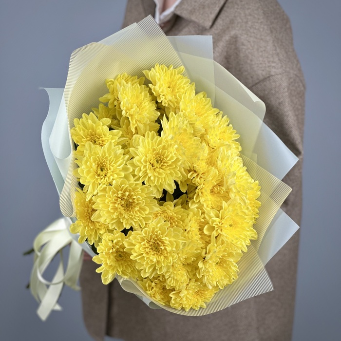 Букет из 1 желтых кустовых хризантем