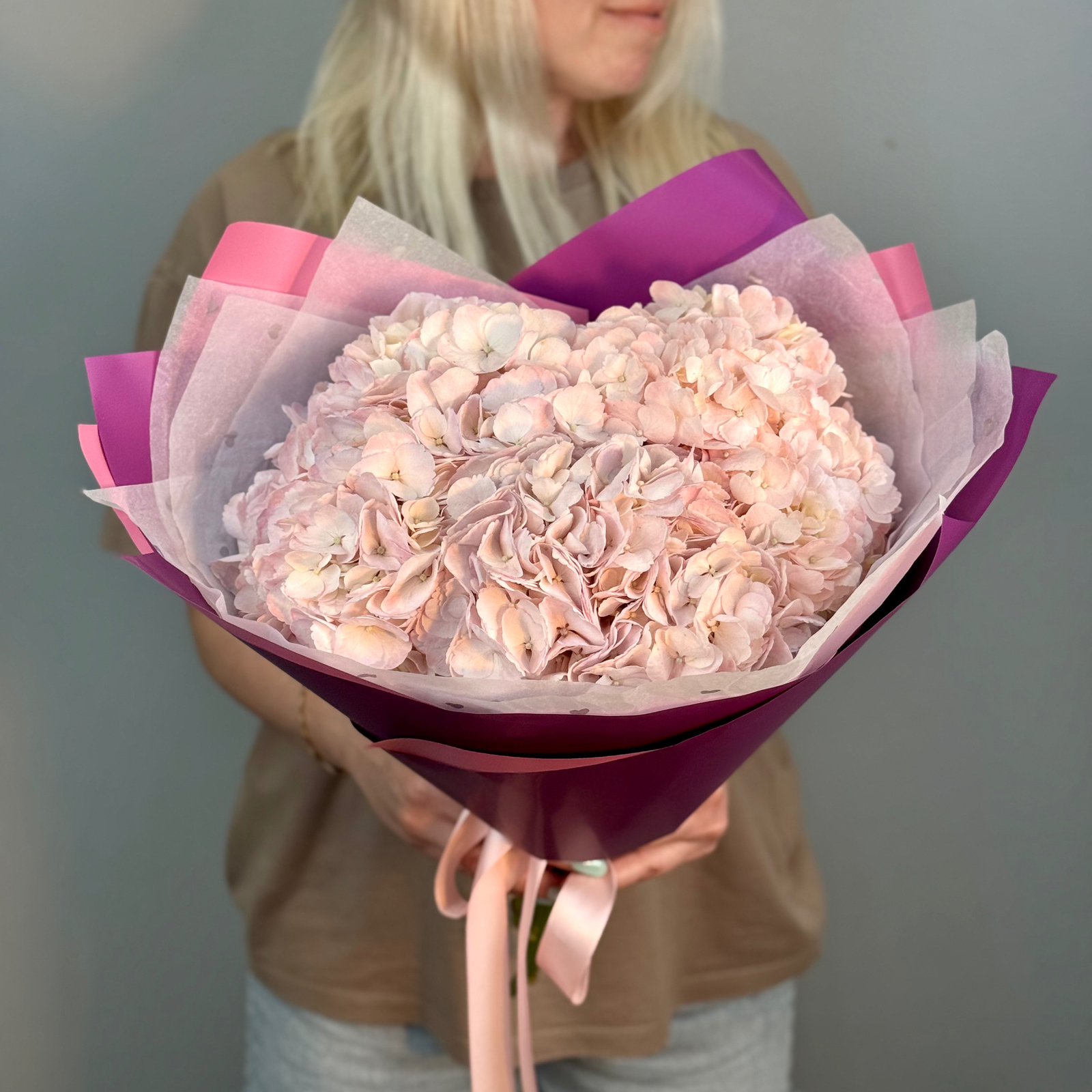 Букет из 3 розовых гортензий