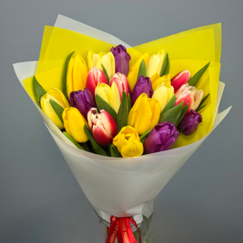 Букет из 21 тюльпанов микс
