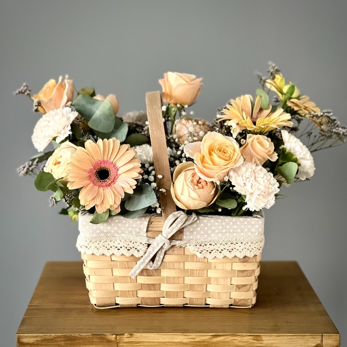 Цветы в корзине Лондон