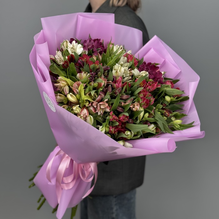 Букет из 41 альстромерий микс