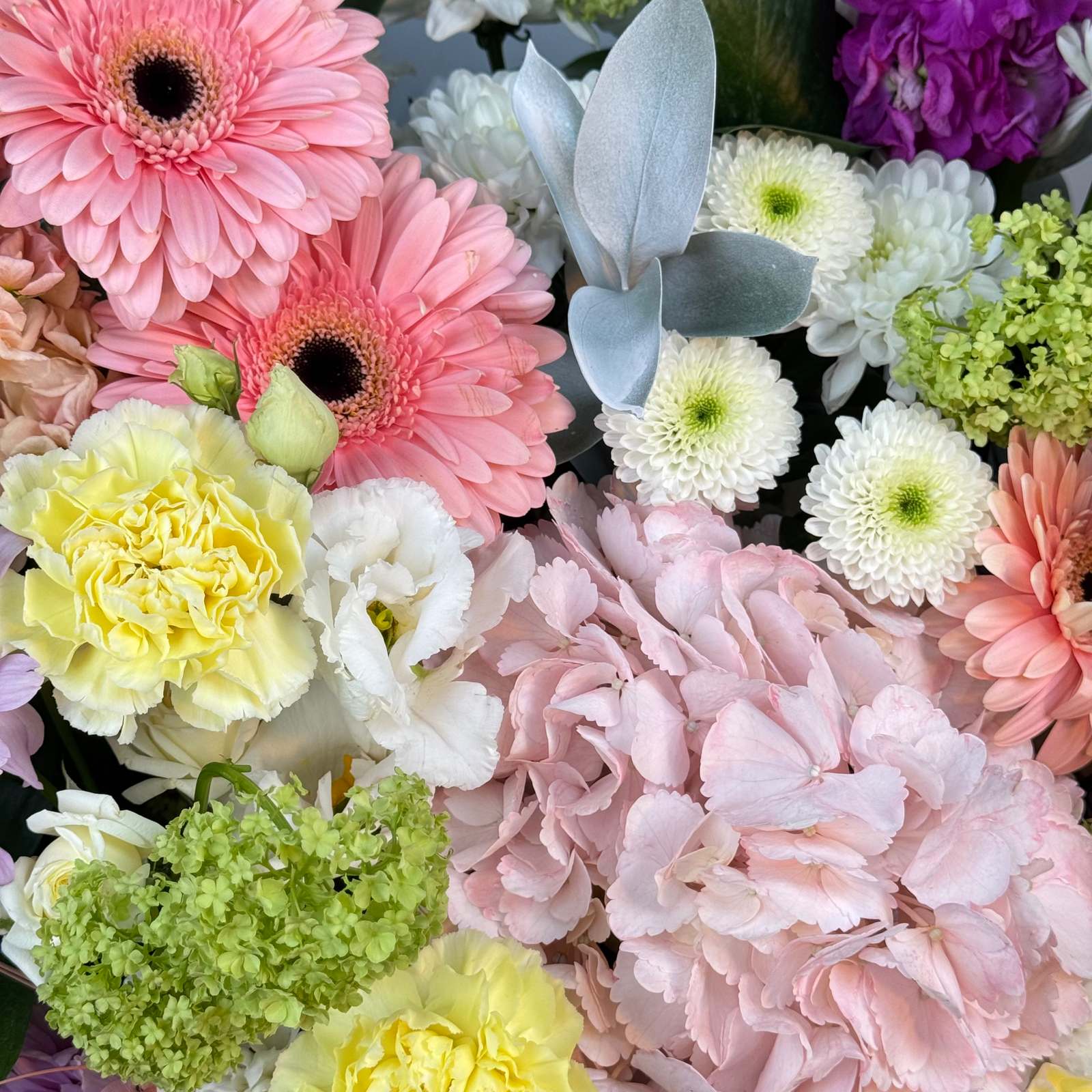 Цветы в корзине Дофамин