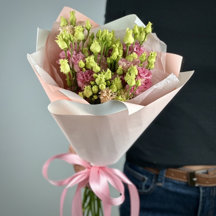 Букет из 5 розовых лизиантусов