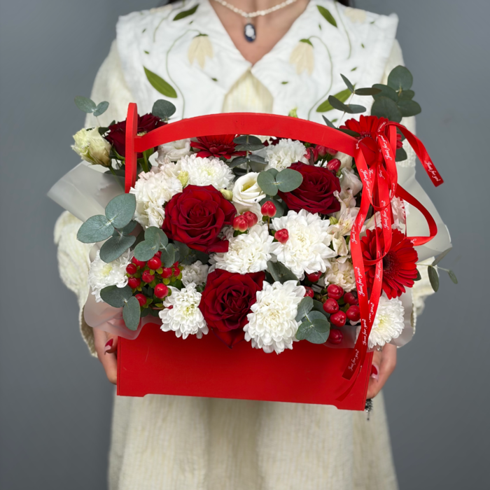 Цветы в ящике Сердце для тебя