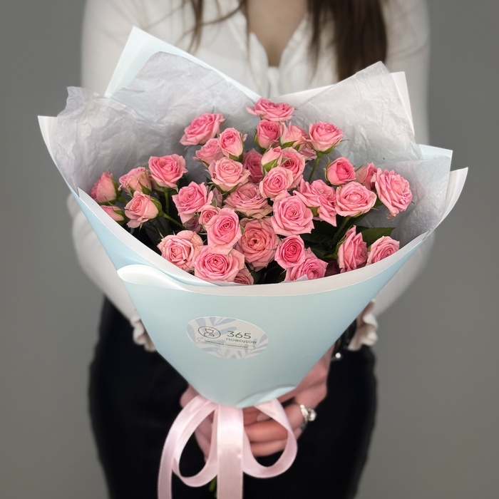 Букет из 9 кустовых розовых роз