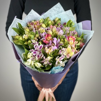 Букет из 31 альстромерий микс