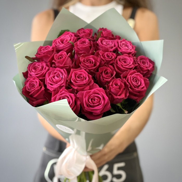 Букет из 1 малиновой розы 70см
