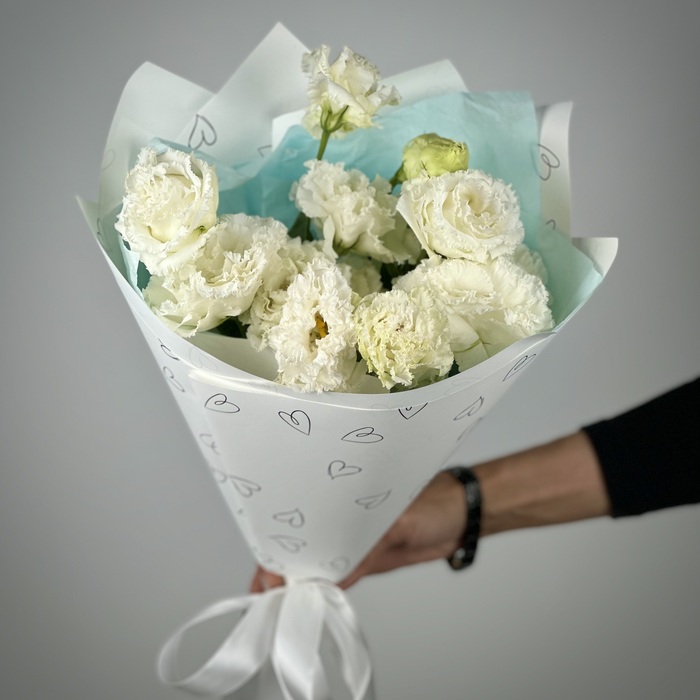 Букет из 5 белых лизиантусов