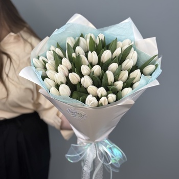 Букет из 101 белых тюльпанов