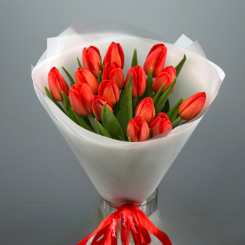 Букет из 15 оранжевых тюльпанов