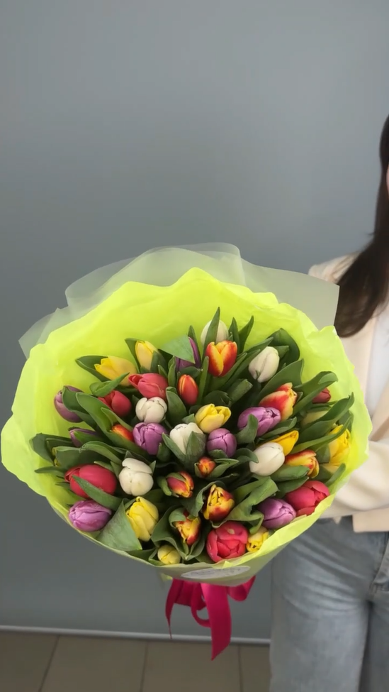 Букет из 51 тюльпанов яркий микс