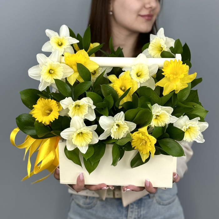 Цветы в ящике Полянка нарциссов