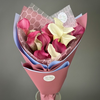 Букет из 15 калл микс