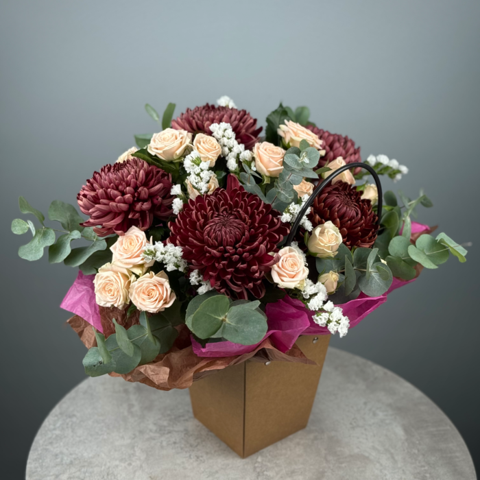 Цветы в коробке Шелковый день