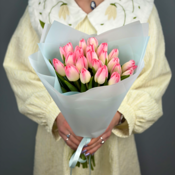 Букет из 21 розовых тюльпанов